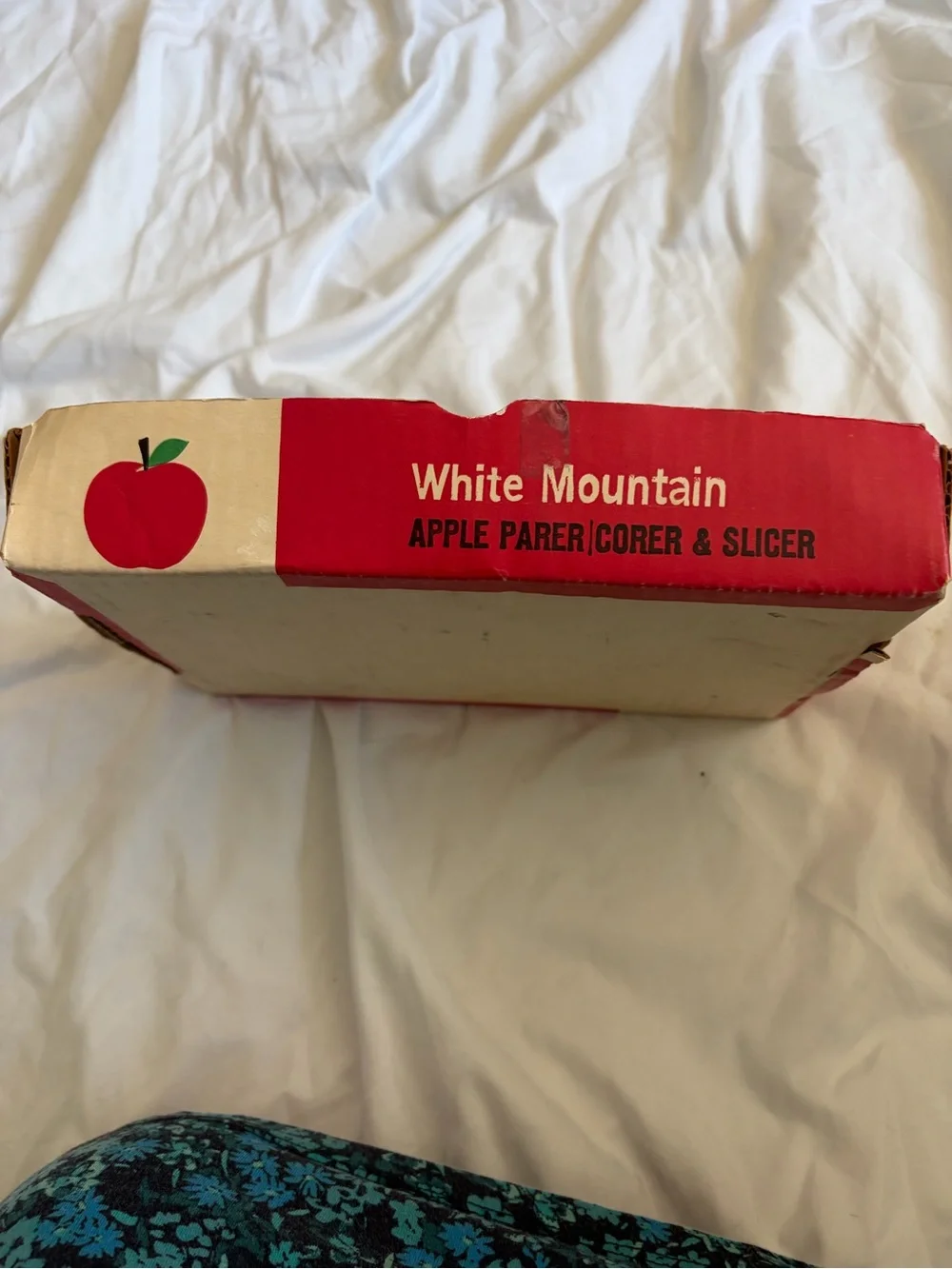 Vintage White Mountain No3 Apple Parer, Corer  Slicer  Green with Box and Manual